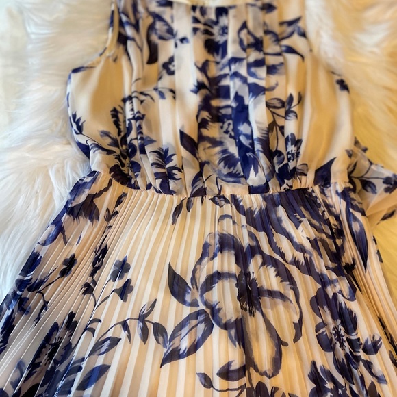 Eliza J Pleated Floral Chiffon Maxi Dress in Cobalt - Picture 3 of 6